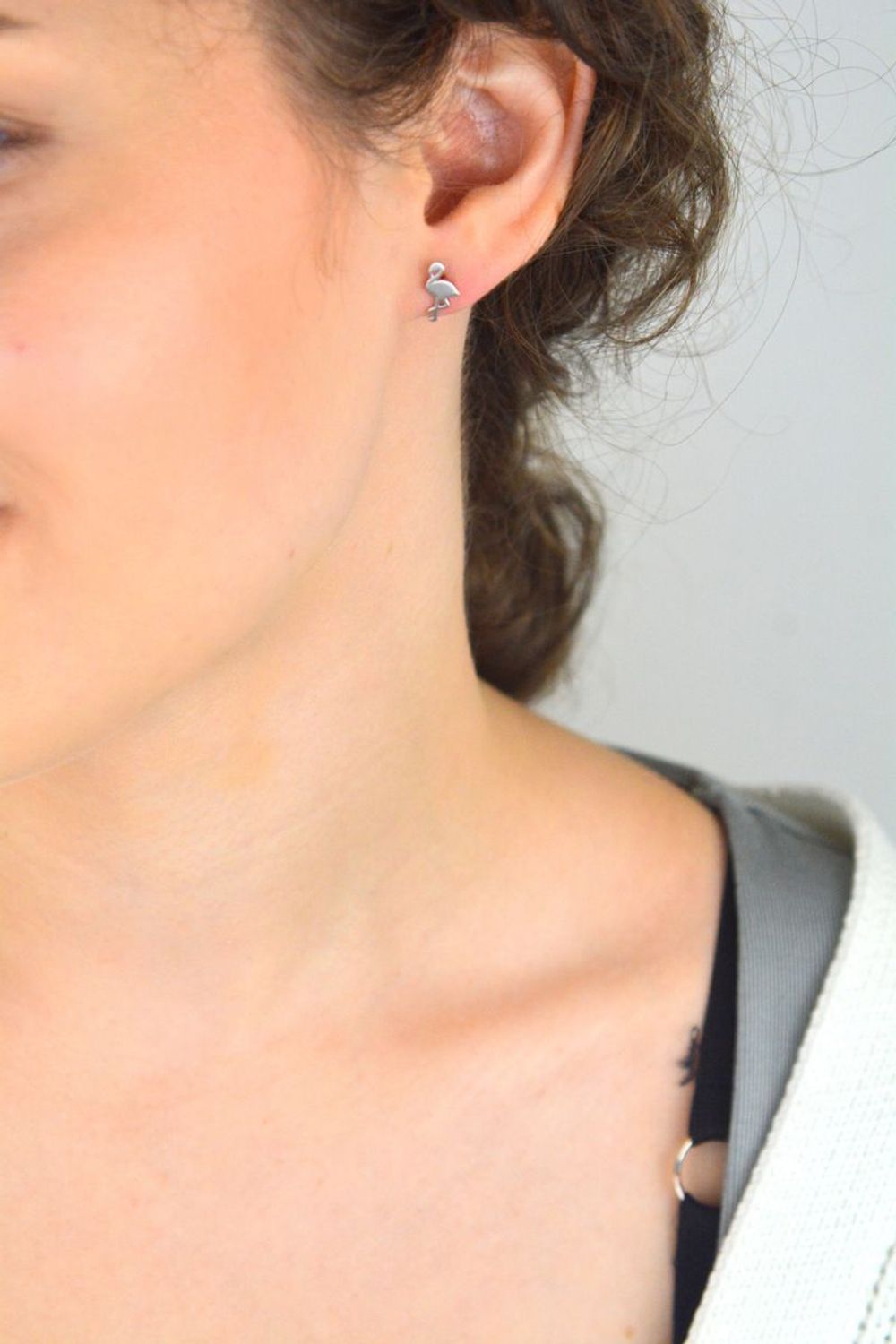 Kolczyki dziecięce ze srebra próby 925 – flamingi, model DIA-KLC-FLAMINGI-925 A0 18. Gładkie, lekkie, o wymiarach 1,1 cm x 5 mm. Zapięcie na sztyft. Idealne na prezent dla dziewczynki.1.jpg